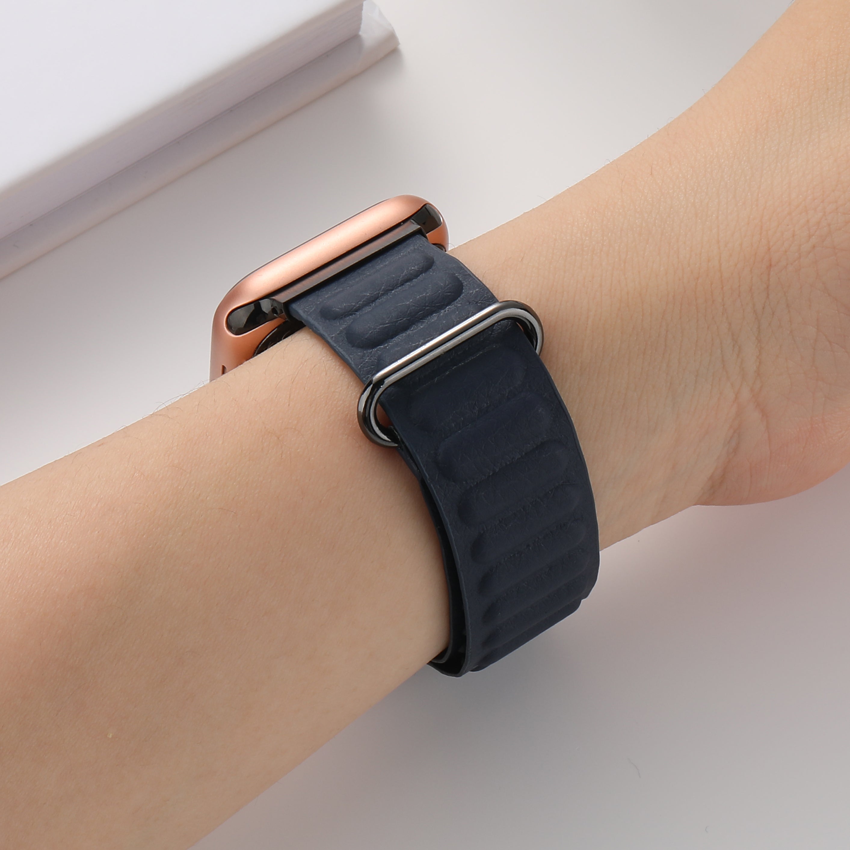 Apple Watch Magnetic Genuine Leather Watch Band (LSXSHD-010)